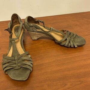 Clarks Artisan Active Air Womens Size 10W Shoes Green Leather Strappy Sandal